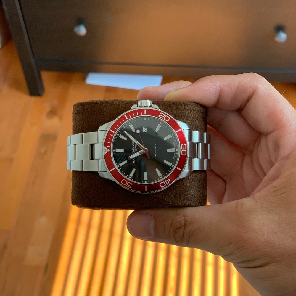 Raymond Weil Tango - black dial, red bezel